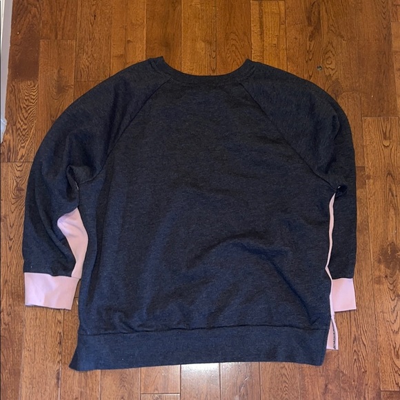 PINK pullover🎀💕 - Picture 2 of 2